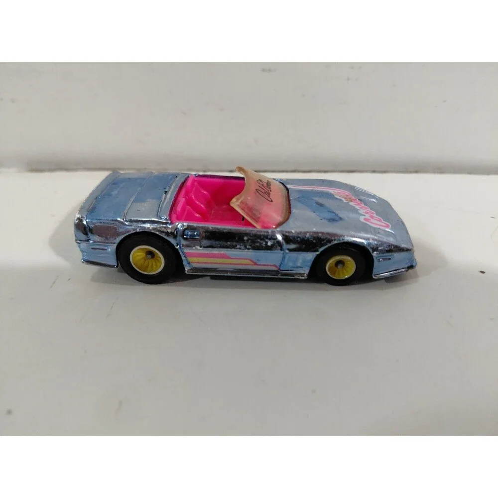 Hot Wheels 1:64 Die Cast California Custom C4 Chevrolet Corvette w/Real Rider